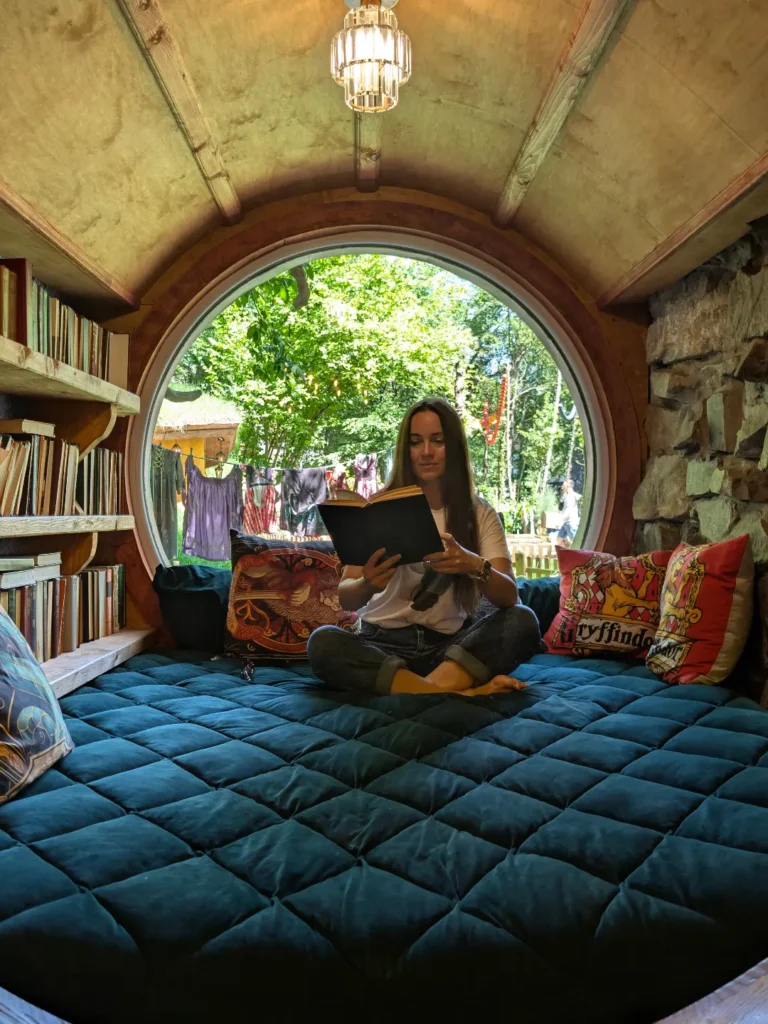14 Hobbitcore Bedroom Ideas for Cottage-Core Lovers