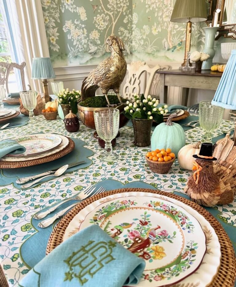 15 Thanksgiving Table Setting Ideas That Feel Elegant 3 15 Thanksgiving Table Setting Ideas That Feel Elegant