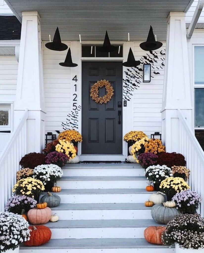 14 Halloween Porch Decor Ideas That Aren't Cheesy 2 Halloween porch idea The witch hats just do it for me How ‘bout youhalloweenporch hallowee
