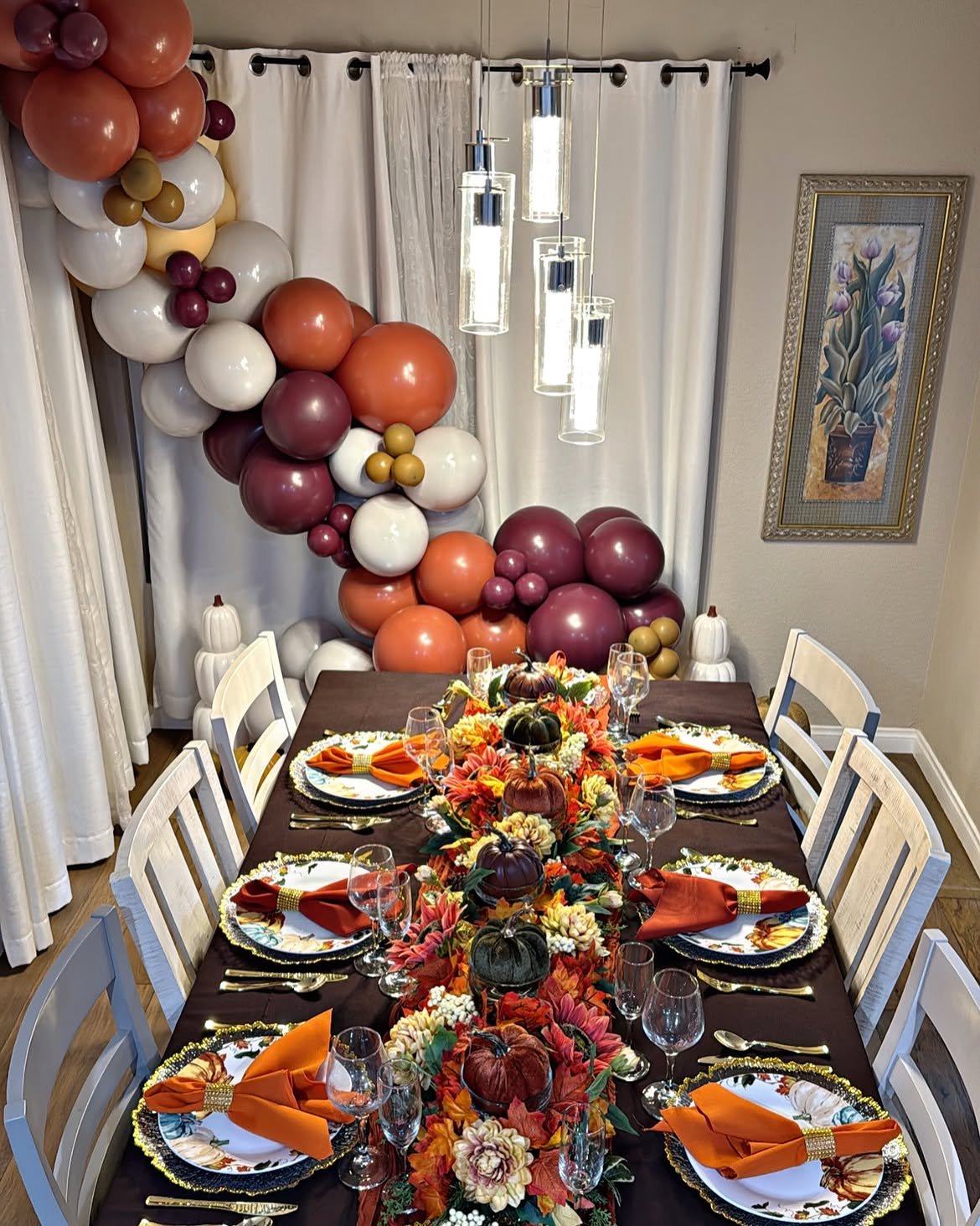 How to Set a Thanksgiving Table on a Budget 1 Thanksgiving Decor Setup Decoracion de Accion de Gracias thanksgiving floralcenterpiece flo