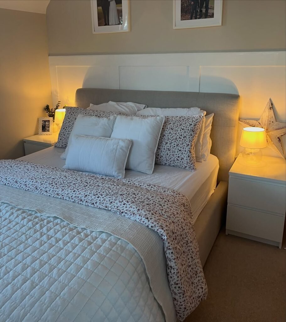 13 Layered Bedding Ideas for Chilly Autumn Nights 2 cosybedroom neutralhomedecor FFhome